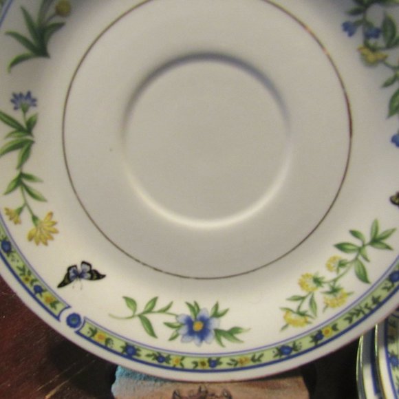 Vintage Victorian Porcelain Footed Floral Tea Set 3 Cups/4 Plates - Picture 11 of 15